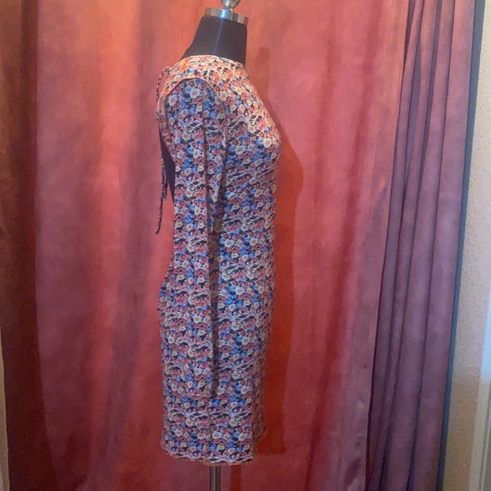 Flower 🌸 Dress - Picture 3 of 4